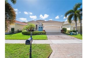 15620 Laguna Hills Dr, Fort Myers