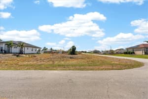 3815 11th Street, Lehigh Acres, FL 33971 - MLS#2026009538