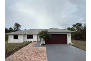 1371 14th Ave Ne, Naples