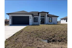 4105 10th St W, Lehigh Acres