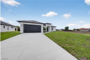 4103 10th Street, Lehigh Acres, FL 33971 - MLS#2026009791