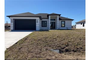 4105 10th Street, Lehigh Acres, FL 33971 - MLS#2026009885