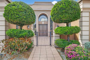 19 George Town, Fort Myers, FL 33919 - MLS#2026009935