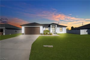 621 Ne Juanita Pl, Cape Coral