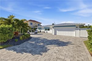 519 105th Avenue, Naples, FL 34108 - MLS#2026010068