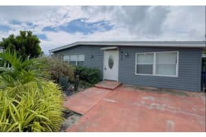 913 Hudson Avenue, Lehigh Acres, FL 33936 - MLS#2026010192