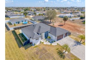 537 18th Place, Cape Coral, FL 33993 - MLS#2026010241