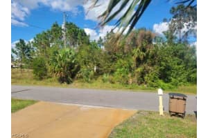 4006 4 Street, Lehigh Acres, FL 33976 - MLS#2026010393