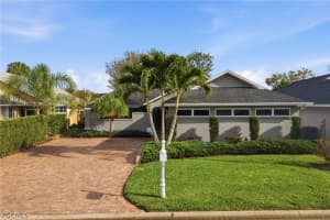 9455 Palm Island Cir, North Fort Myers