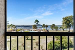 12498 Riverside Drive, Fort Myers, FL 33919 - MLS#2026010568