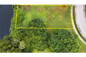 947 Iris Drive, North Fort Myers, FL 33903 - MLS#2026010635