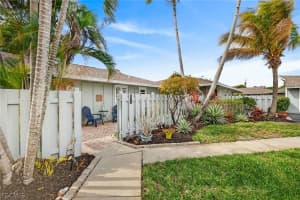 4257 Island Cir 3, Fort Myers