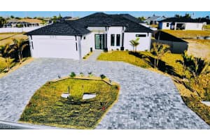 909 Santa Barbara Blvd N, Cape Coral