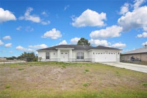 530 Peerless Circle, Lehigh Acres, FL 33974 - MLS#2026011339