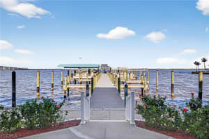 2711 1st Street, Fort Myers, FL 33916 - MLS#2026011531