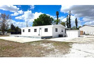 8180 Suncoast Dr, North Fort Myers