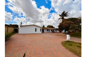 6748 Rose Dr, Miramar