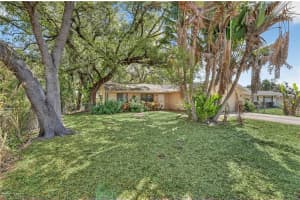 1938 Flamingo Dr, North Fort Myers