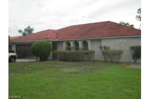 100 Sebring Circle, Lehigh Acres, FL 33936 - MLS#2026012622