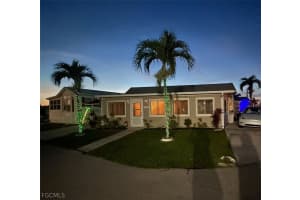 7029 Granada Lakes Dr, Fort Myers