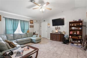 6031 Moss Circle, Labelle, FL 33935 - MLS#2026012680