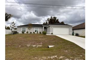 1313 Ne 3rd Ter, Cape Coral