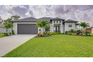 4211 10th Street, Lehigh Acres, FL 33976 - MLS#2026012914