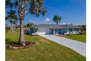 2213 4th Street, Cape Coral, FL 33909 - MLS#2026013138