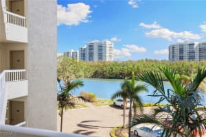 25 Bluebill Avenue, Naples, FL 34108 - MLS#2026013168