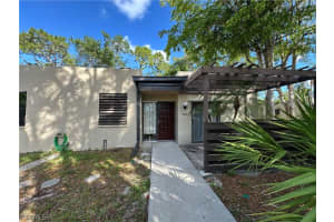 209 Pinebrook Dr, Fort Myers