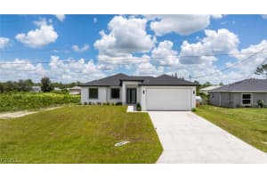 420 Yolanda St, Lehigh Acres