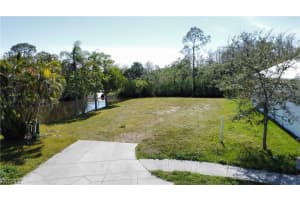 3260 Lunar Street, Naples, FL 34112 - MLS#2026013397