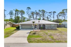 8848 Fordham Street, Fort Myers, FL 33907 - MLS#2026013553