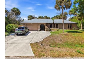 609 Jefferson Avenue, Lehigh Acres, FL 33936 - MLS#2026013679