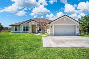 533 Willowbrook Dr, Lehigh Acres