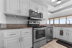 5665 Trailwinds Drive, Fort Myers, FL 33907 - MLS#2026014132