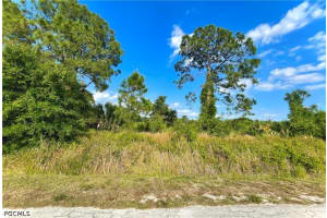 18 Roosevelt Avenue, Lehigh Acres, FL 33936 - MLS#2026014241
