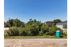 421 Yolanda Street, Lehigh Acres, FL 33972 - MLS#2026014253