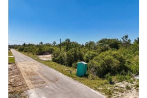 421 Yolanda Street, Lehigh Acres, FL 33972 - MLS#2026014253