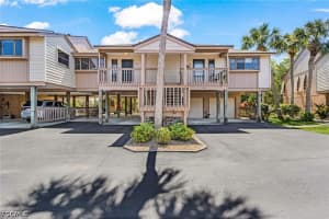 7597 Captains Harbor Dr 1103, Bokeelia