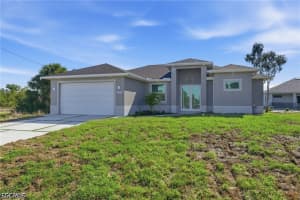 429 Palmyra Avenue, Lehigh Acres, FL 33974 - MLS#2026014263
