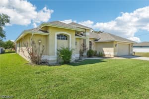 4007 11th Street, Lehigh Acres, FL 33971 - MLS#2026014276