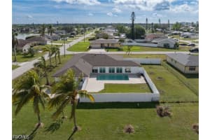 1725 3rd Street, Cape Coral, FL 33990 - MLS#2026014312