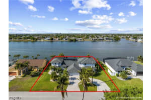 313 Se 6th St, Cape Coral