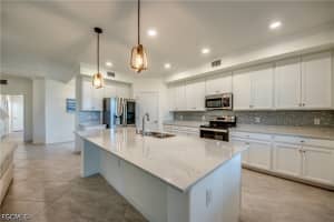 12048 Hawthorn Lake Drive, Fort Myers, FL 33913 - MLS#2026014381