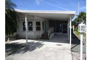 7151 Drum Dr, St James City