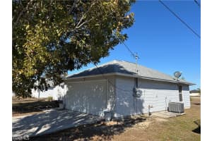 1213 8th Place, Cape Coral, FL 33991 - MLS#2026014441