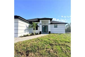 800 E 7th St, Lehigh Acres