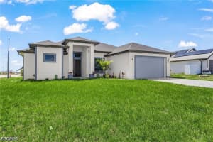 800 Nw 8th Ter, Cape Coral