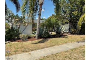 4617 Forest Glen Dr, North Fort Myers